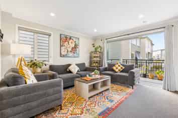 6 Fernly Rise, Flat Bush