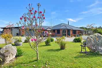 17 Gold Nugget Road, Marsden