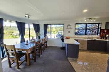17 Gold Nugget Road, Marsden