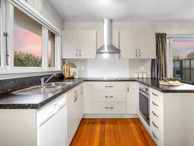 67 Stanbury Avenue, Somerfield