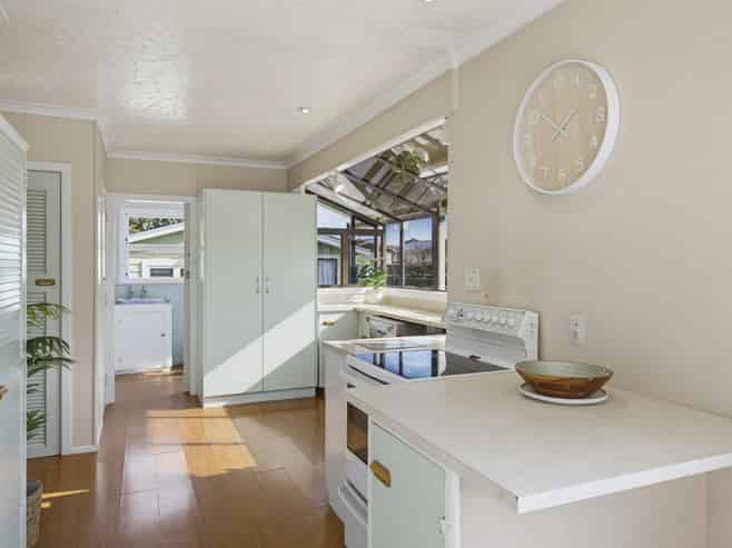 6 Harlech Street, Levin