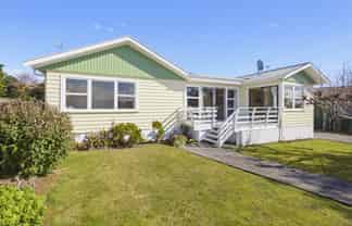 6 Harlech Street, Levin