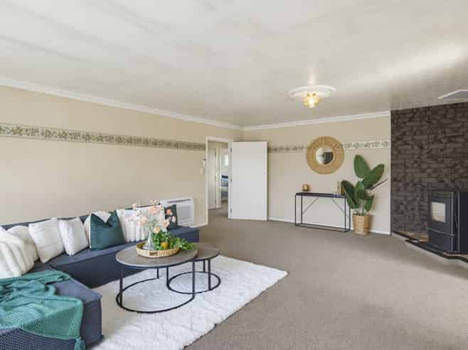 6 Harlech Street, Levin