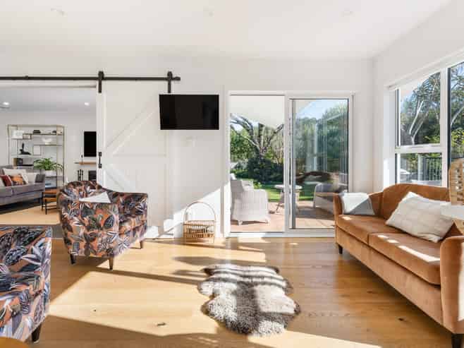 125 Old Railway Road, Riverhead