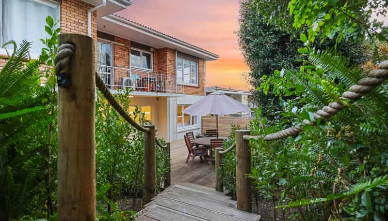 2/120 Orakei Road, Remuera