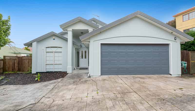 17 Godwin Court, Unsworth Heights
