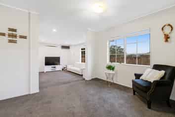17 Godwin Court, Unsworth Heights