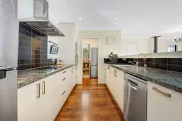 434 Whangaparaoa Road, Stanmore Bay