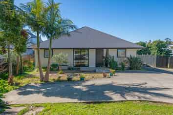 434 Whangaparaoa Road, Stanmore Bay