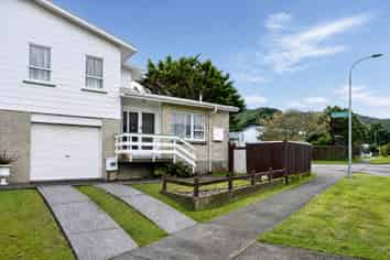 1 Kumeroa Grove, Wainuiomata