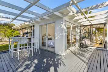 2/1 Arkley Avenue, Farm Cove