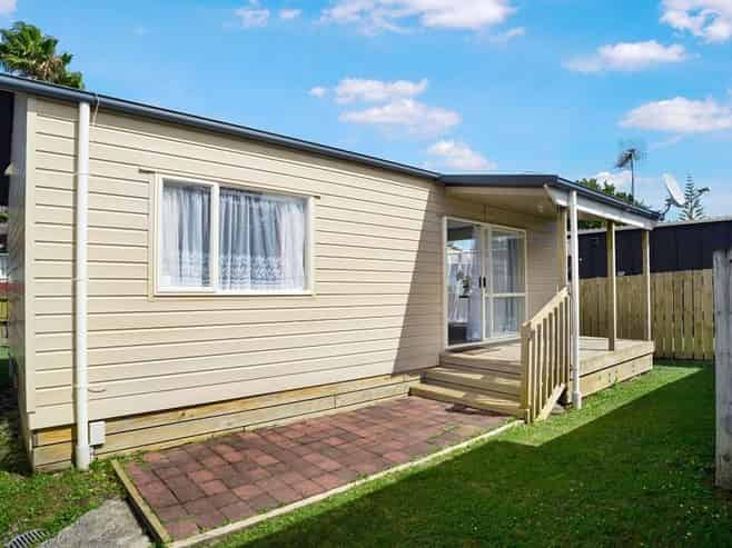 8A Vanden Place, Henderson