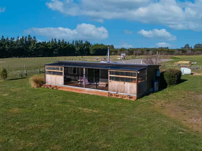 811 Woodstock Road, View Hill