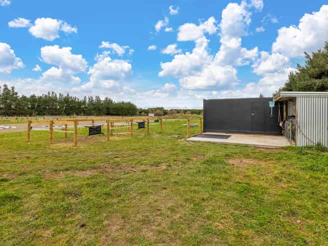 811 Woodstock Road, View Hill