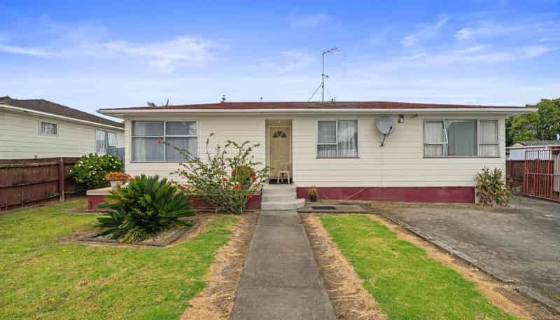 17 Sunlands Drive, Manurewa