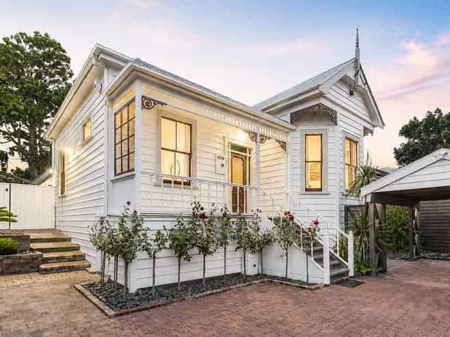 3 Leslie Avenue, Sandringham