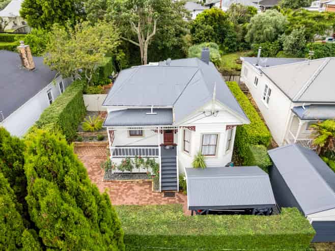 3 Leslie Avenue, Sandringham