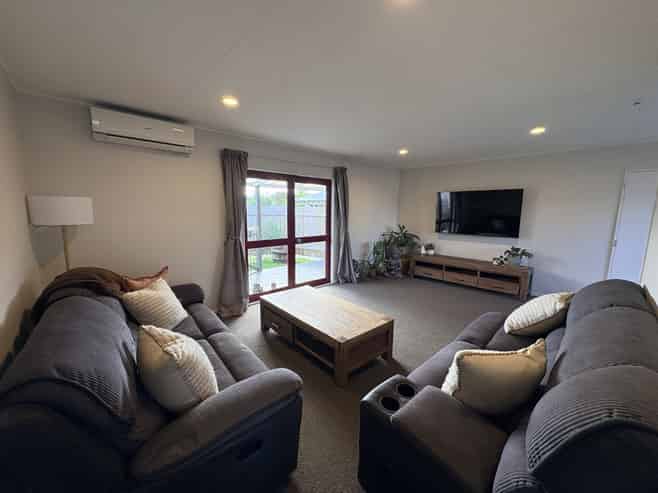 43a Tait Drive, Greenmeadows