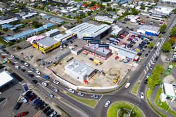 Prime location retail opportunity