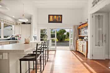 2179 State Highway 16, Helensville