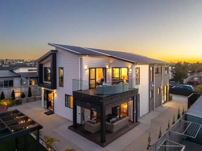 23 Defender Crescent, Beachlands