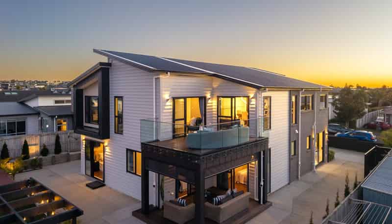 23 Defender Crescent, Beachlands