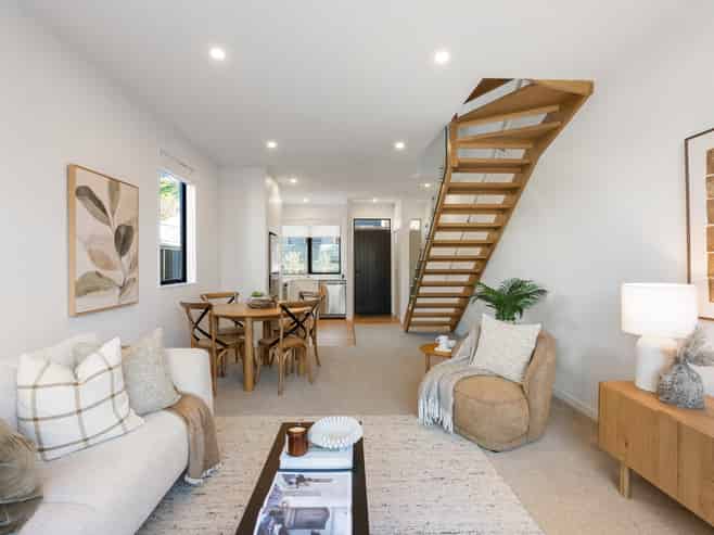 U20/166 Queens Drive, Lyall Bay
