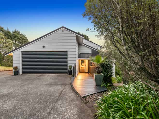 4 Ruka Lane, Saint Johns