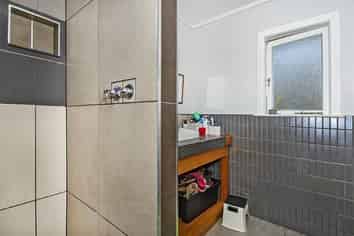 62 Western Hills Drive, Kensington