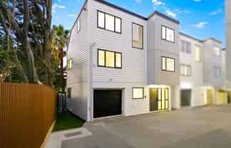 Lot 3/10 Tusac Place, Totara Vale