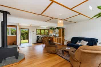 6382A South Road, Rahotu