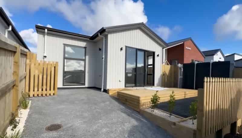 35A  Redhills Road , Massey