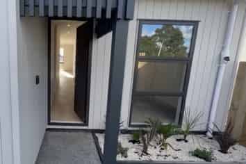 35A  Redhills Road , Massey