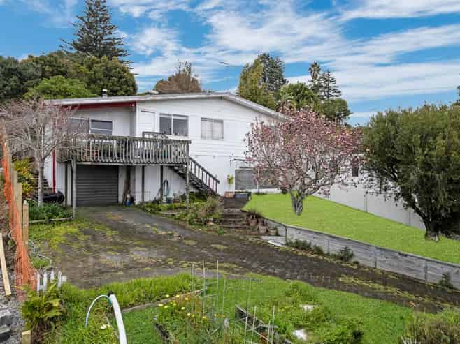 29 Squirrel Lane, Browns Bay