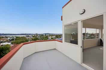83 Taylor Road, Mangere Bridge