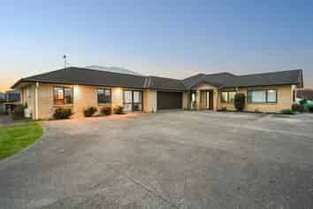 14 Castleton Way, Flagstaff