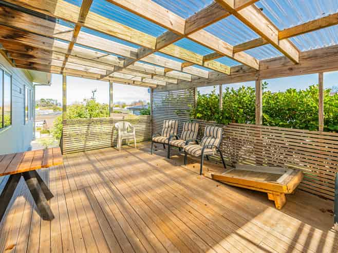 10 Lithgow Drive, Otamatea