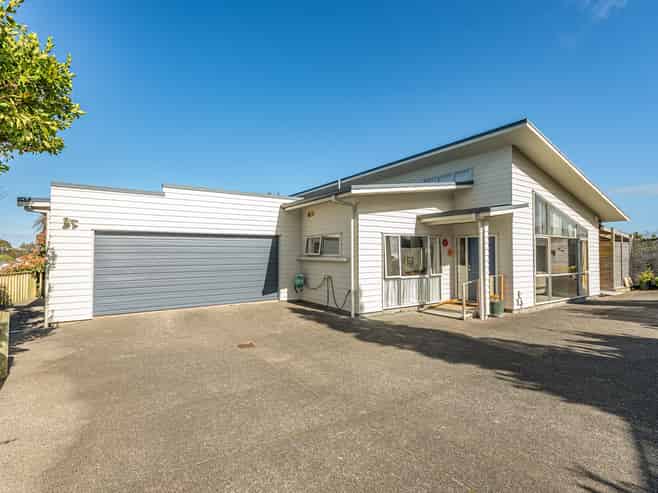 10 Lithgow Drive, Otamatea