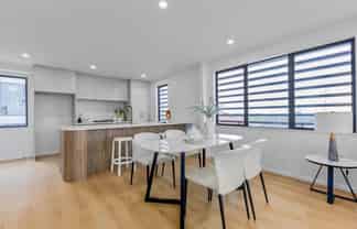 4/589A East Coast Road, Browns Bay