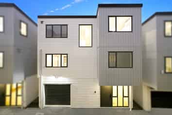 Lot 4/10 Tusac Place, Totara Vale