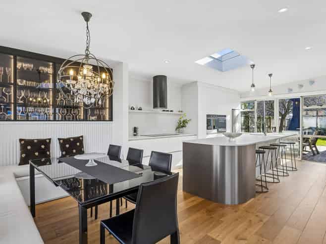 17 Sandringham Street, Saint Clair