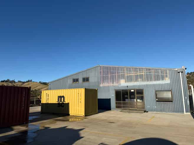 Industrial Premises With Large Yard Option