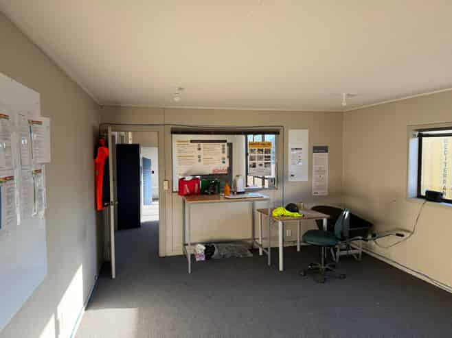 Industrial Premises With Large Yard Option