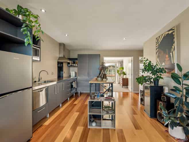 Live/Work Unit at Shotover Ridge - Vacant Possession