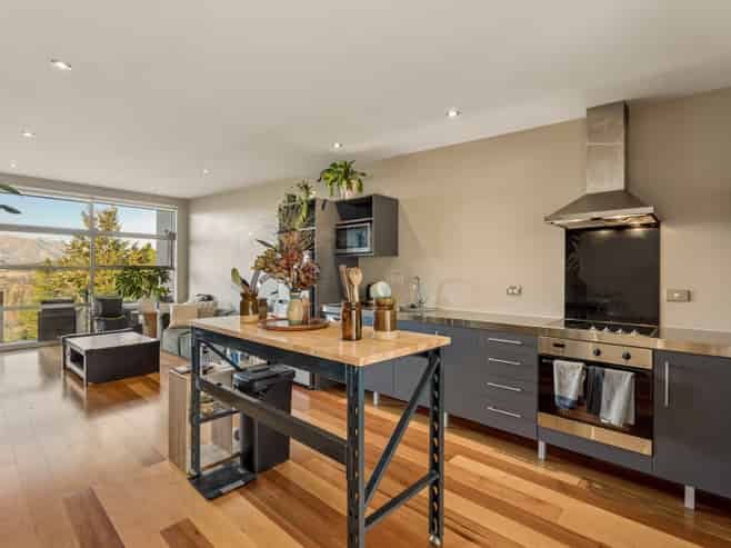 Live/Work Unit at Shotover Ridge - Vacant Possession