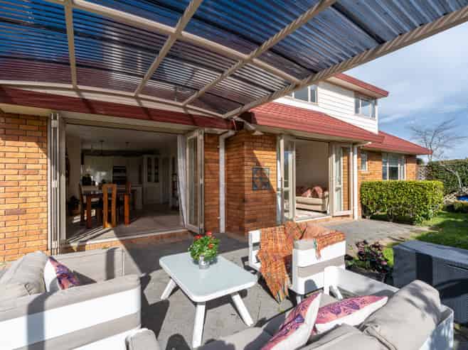 10 Montrose Crescent, Huntington
