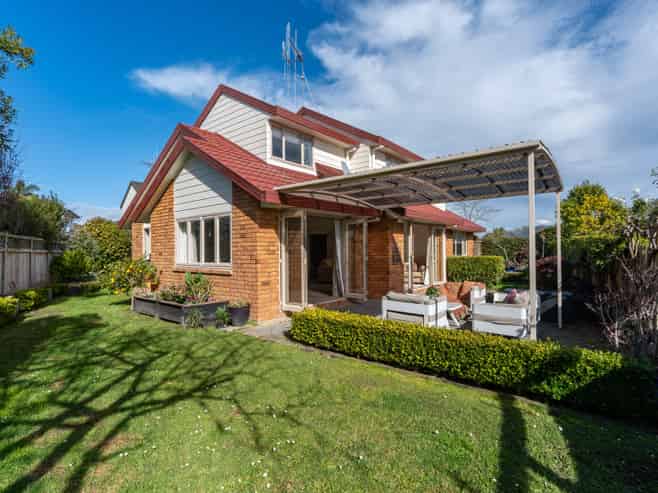 10 Montrose Crescent, Huntington