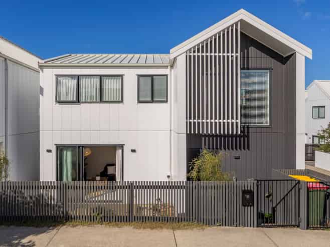 18 Green Bamboo Road, Hobsonville