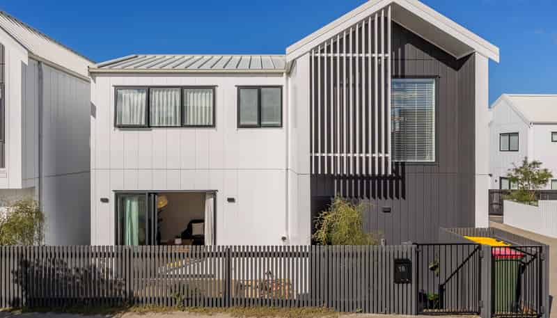 18 Green Bamboo Road, Hobsonville