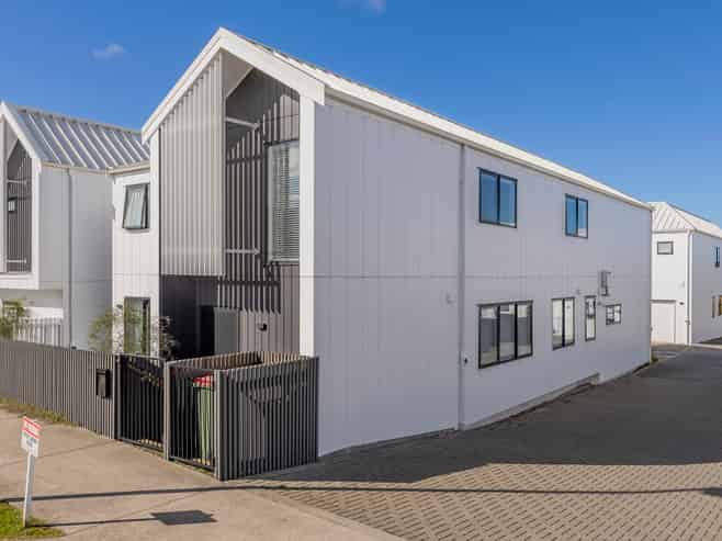 18 Green Bamboo Road, Hobsonville
